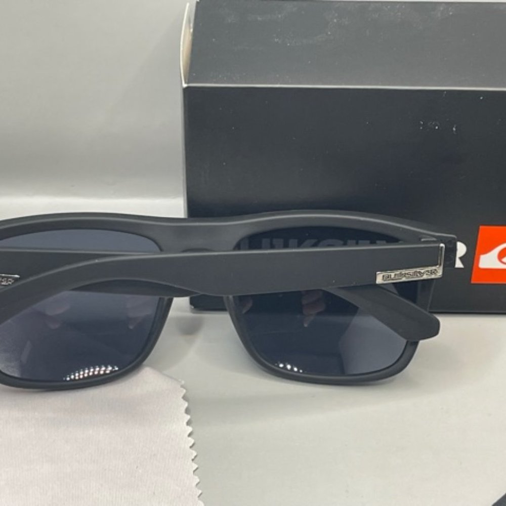 New Quiksilver Sunglass Set Black with Silver QS Logo - Picture 4 of 4